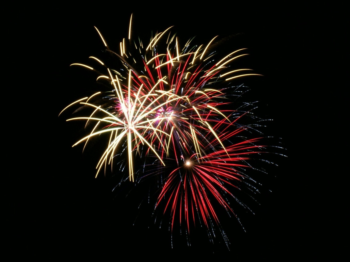 fireworks-4557369_1920